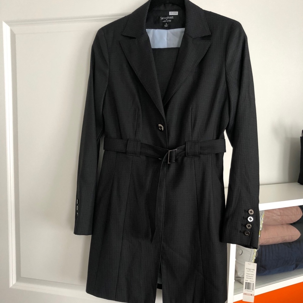 Women’s Pant Suit - Larry Levine